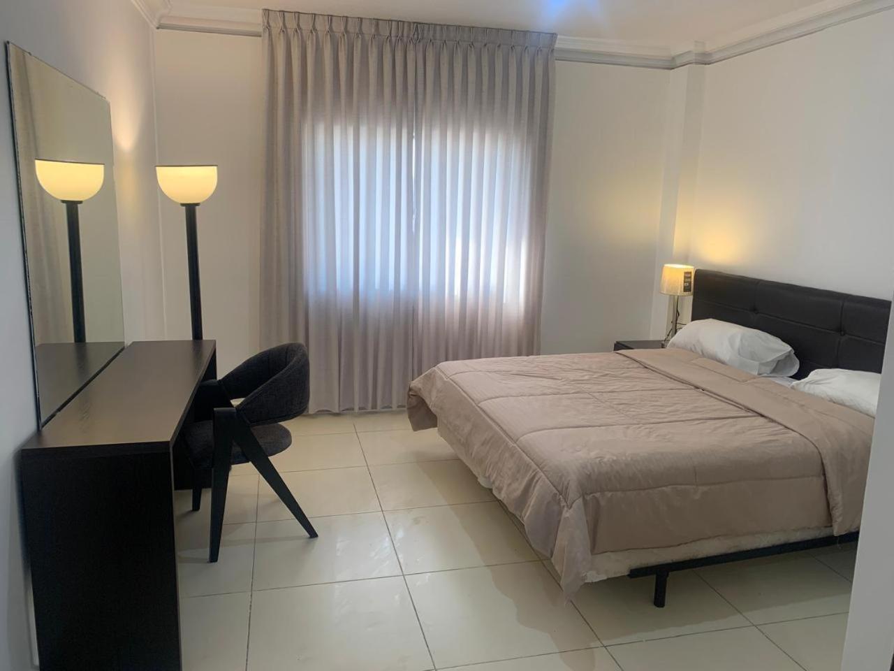 Omaima Hotel Apartments Амман Екстер'єр фото